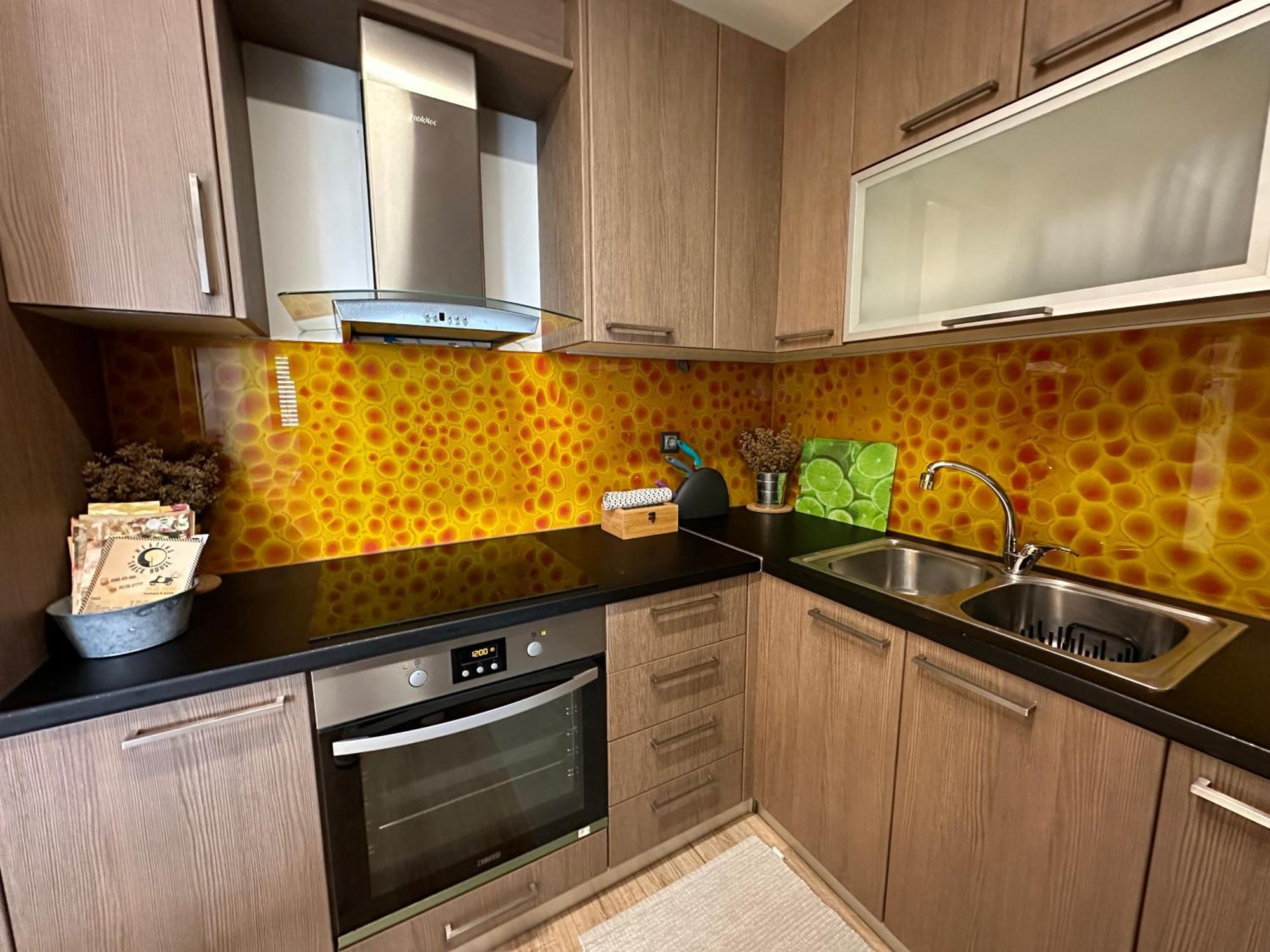 Urban Apartment Amaliada Екстериор снимка